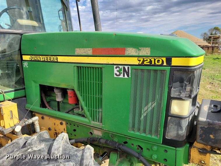 image for item EA2664 2001 John Deere 7210 MFWD tractor