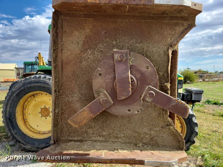 image for item EA2664 2001 John Deere 7210 MFWD tractor