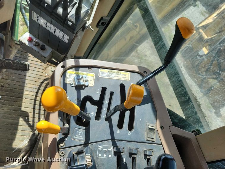 image for item EA2664 2001 John Deere 7210 MFWD tractor