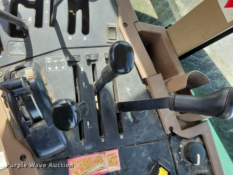 image for item EA2664 2001 John Deere 7210 MFWD tractor