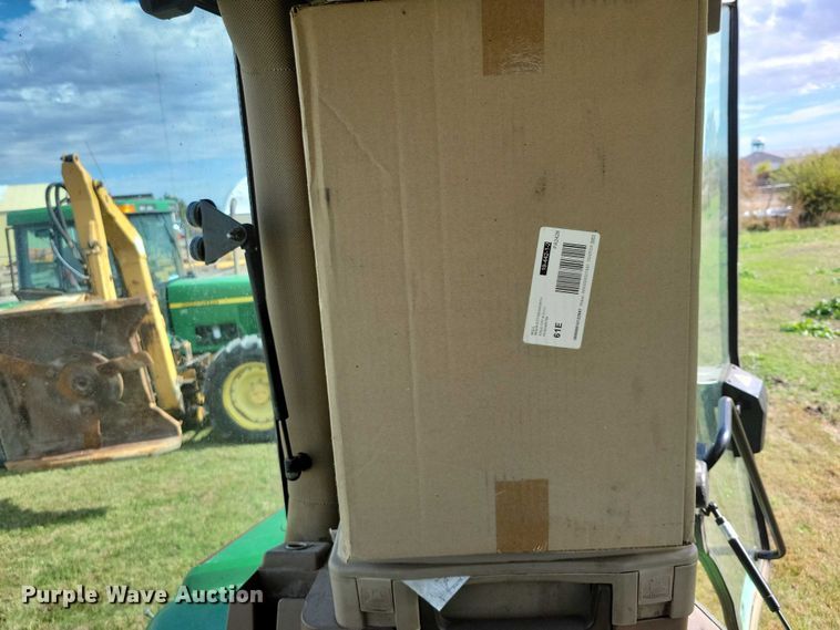 image for item EA2664 2001 John Deere 7210 MFWD tractor