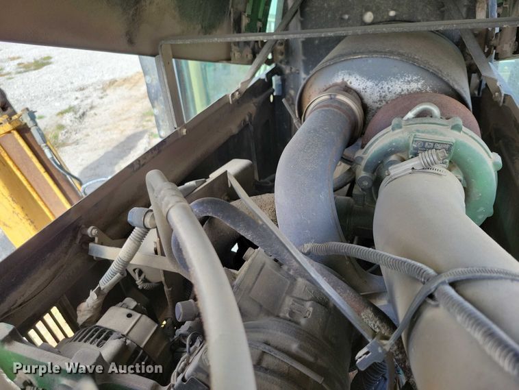 image for item EA2664 2001 John Deere 7210 MFWD tractor