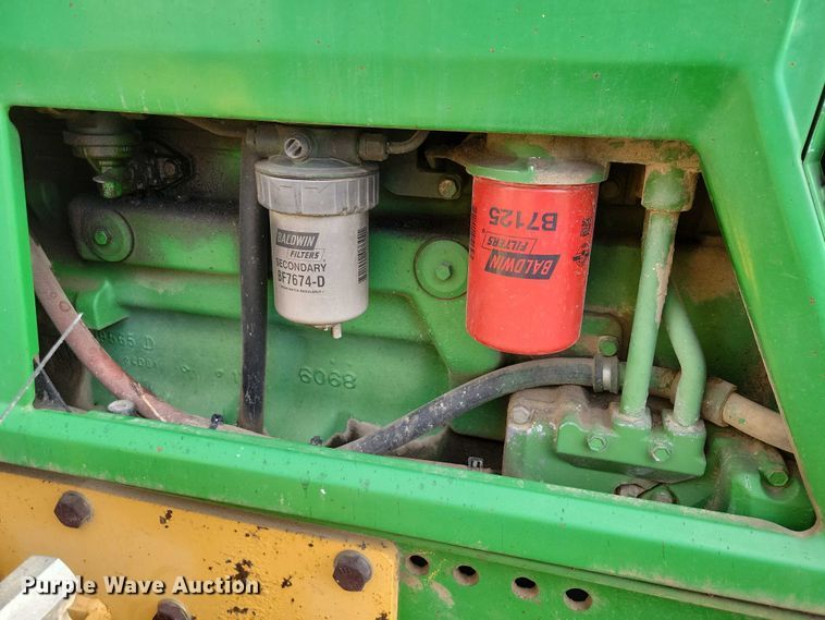 image for item EA2664 2001 John Deere 7210 MFWD tractor