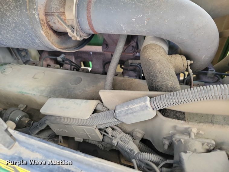 image for item EA2664 2001 John Deere 7210 MFWD tractor