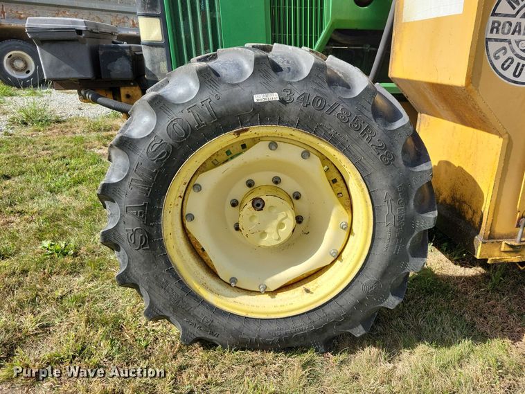 image for item EA2664 2001 John Deere 7210 MFWD tractor