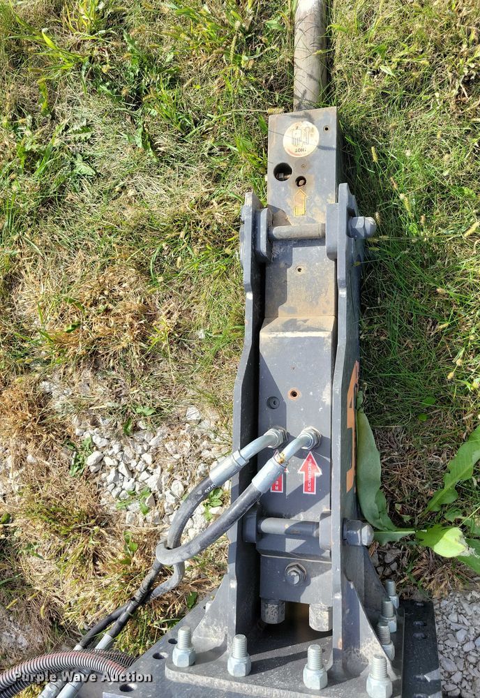 image for item EA2666 United Attachment skid steer breaker