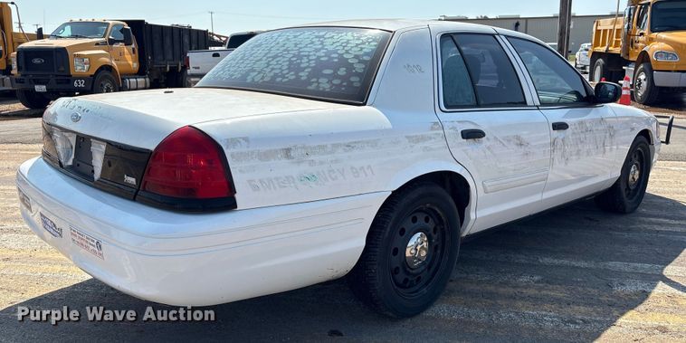 image for item EA6971 2010 Ford Crown Victoria Police Interceptor 