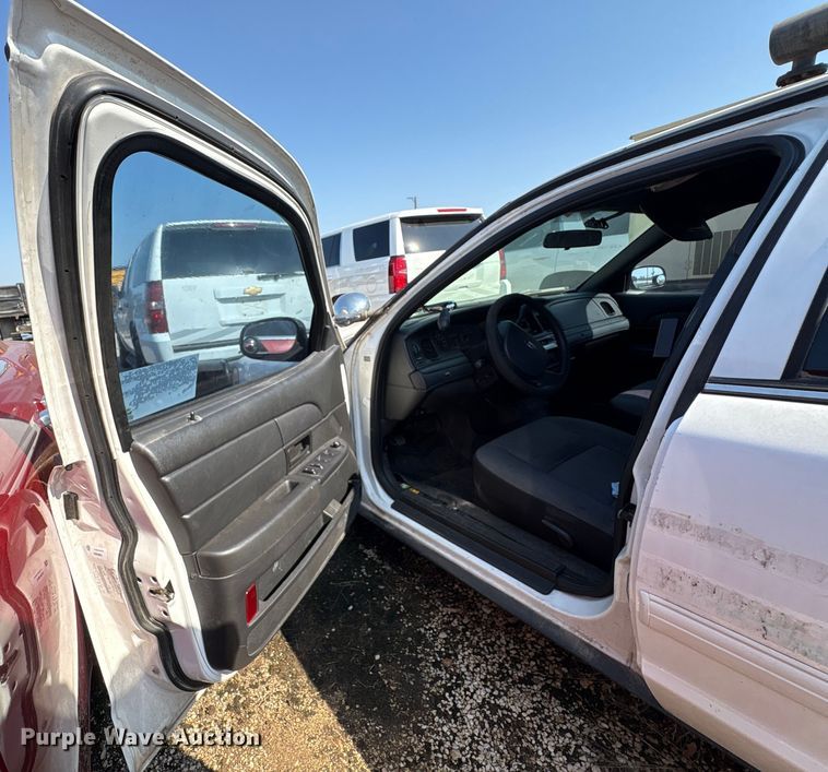 image for item EA6971 2010 Ford Crown Victoria Police Interceptor 