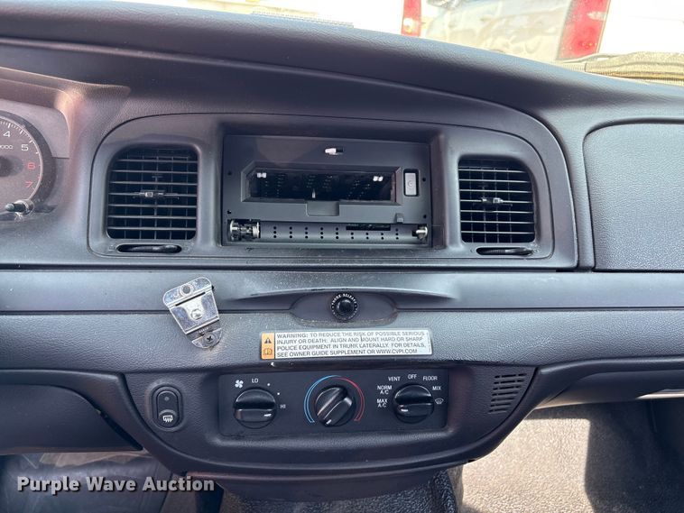 image for item EA6971 2010 Ford Crown Victoria Police Interceptor 