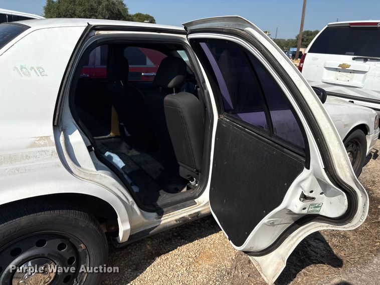 image for item EA6971 2010 Ford Crown Victoria Police Interceptor 