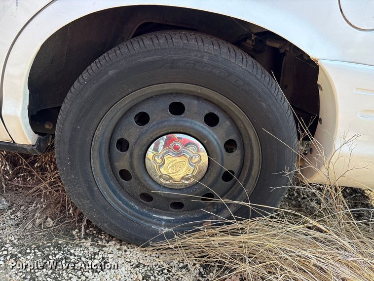 image for item EA6971 2010 Ford Crown Victoria Police Interceptor 