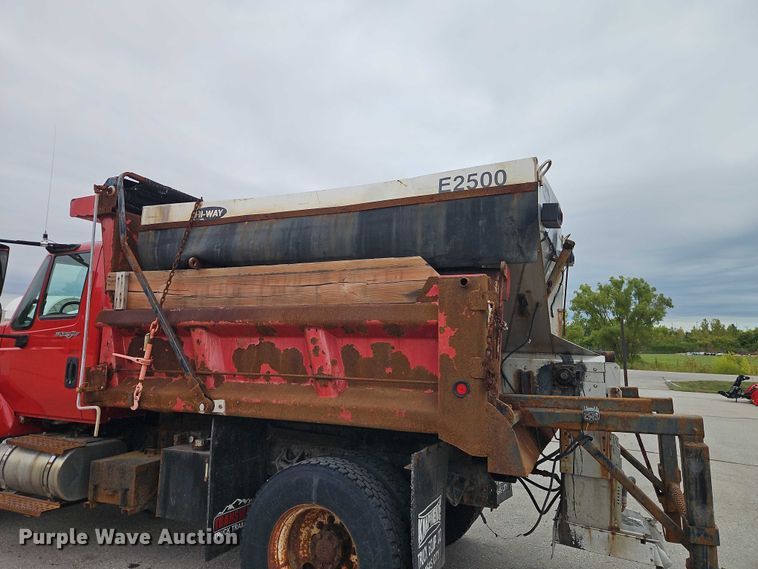 image for item EB8378 2009 International SA525 dump truck