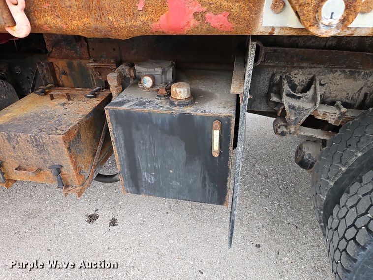 image for item EB8378 2009 International SA525 dump truck