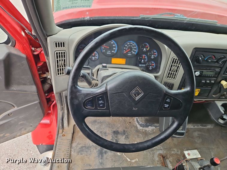 image for item EB8378 2009 International SA525 dump truck