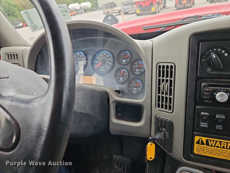 image for item EB8378 2009 International SA525 dump truck