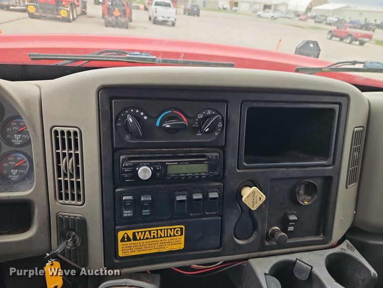 image for item EB8378 2009 International SA525 dump truck