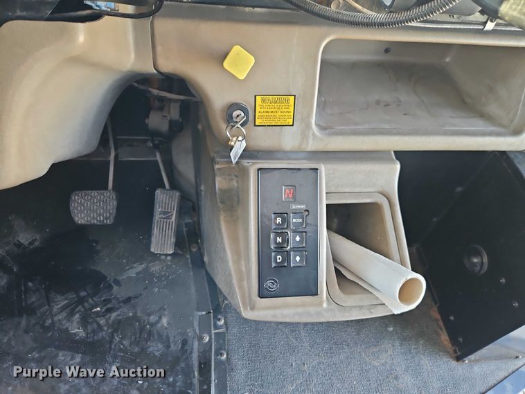 image for item EB8398 2004 Thomas Built school bus