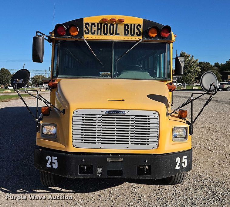 image for item EB8399 2004 Thomas Built school bus