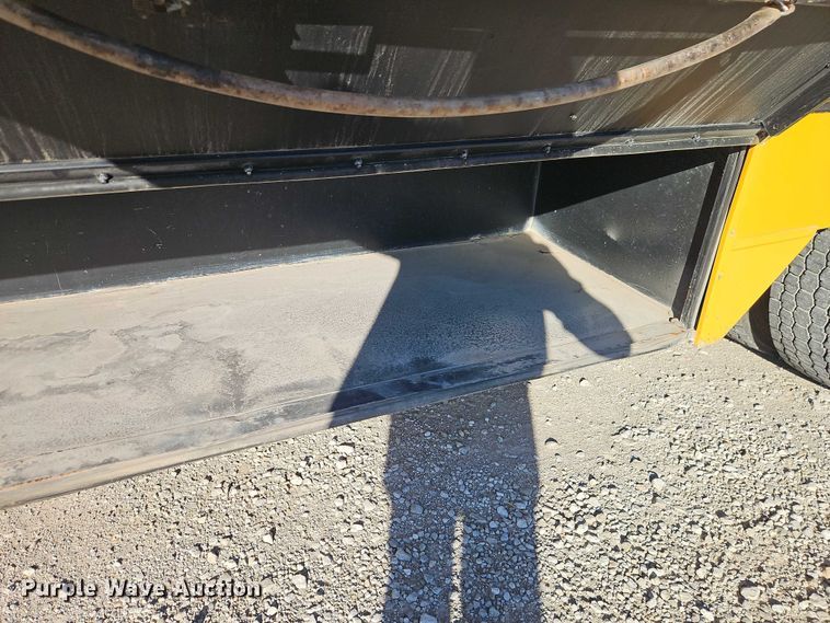 image for item EB8399 2004 Thomas Built school bus