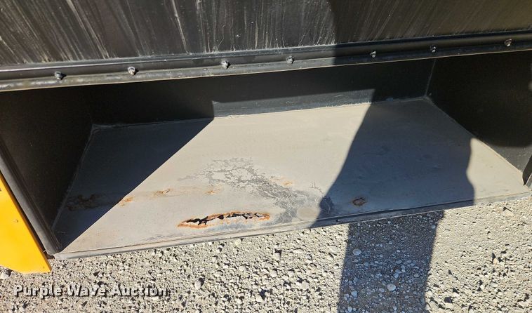 image for item EB8399 2004 Thomas Built school bus