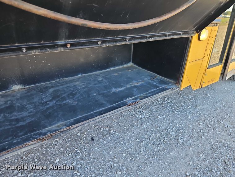 image for item EB8399 2004 Thomas Built school bus