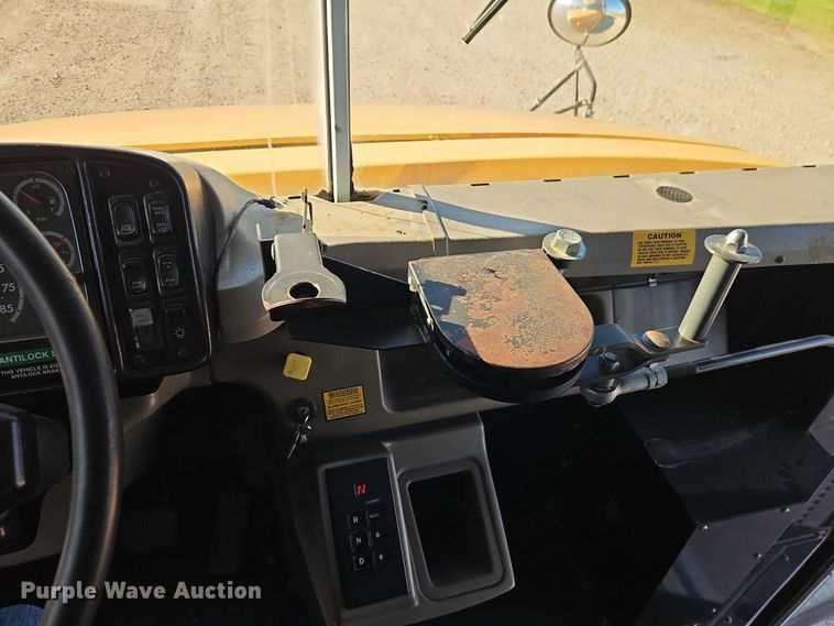 image for item EB8399 2004 Thomas Built school bus