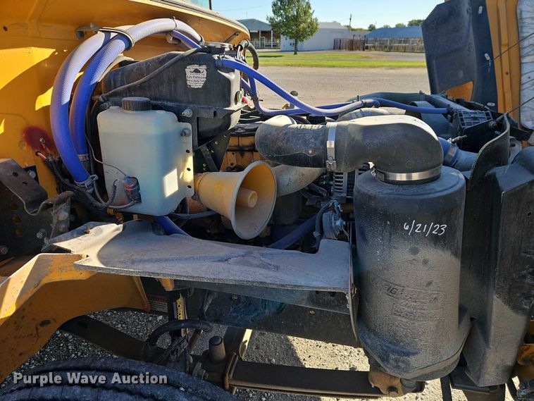 image for item EB8399 2004 Thomas Built school bus