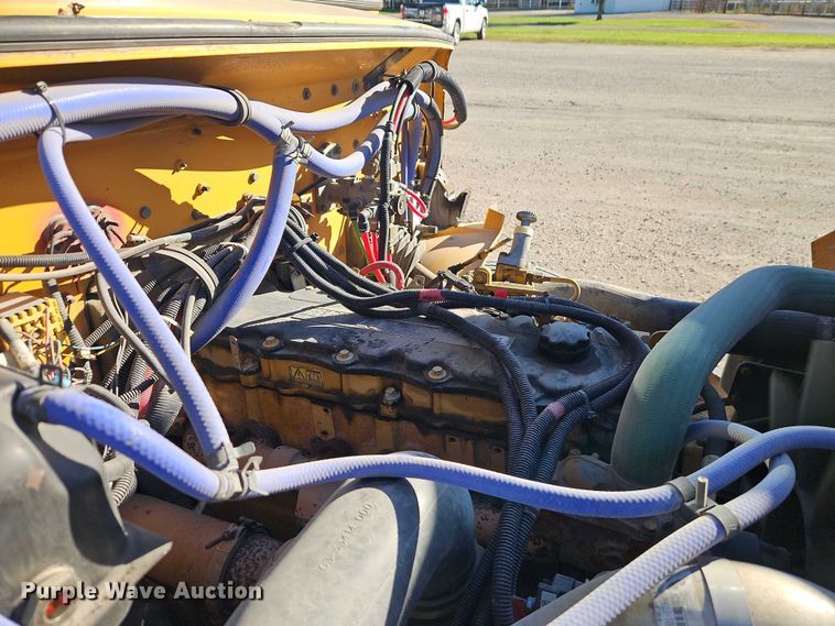 image for item EB8399 2004 Thomas Built school bus