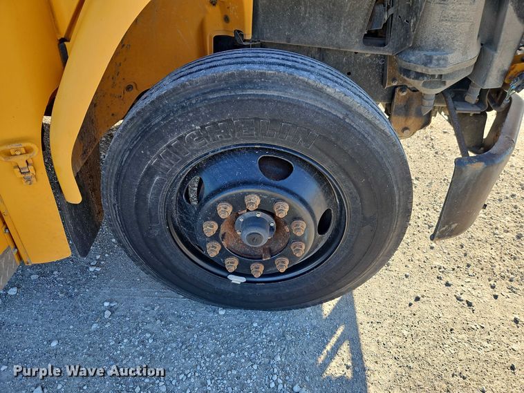 image for item EB8399 2004 Thomas Built school bus