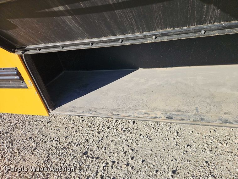 image for item EB8400 2004 Thomas Built school bus