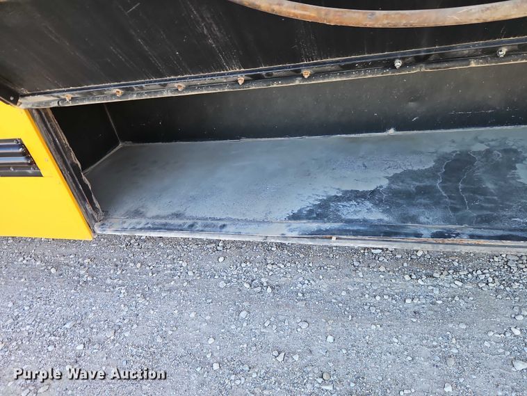 image for item EB8400 2004 Thomas Built school bus