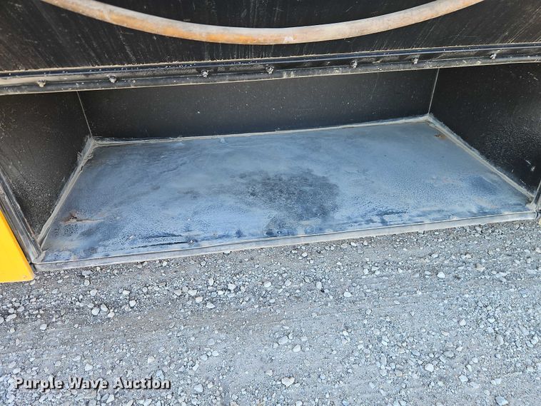 image for item EB8400 2004 Thomas Built school bus