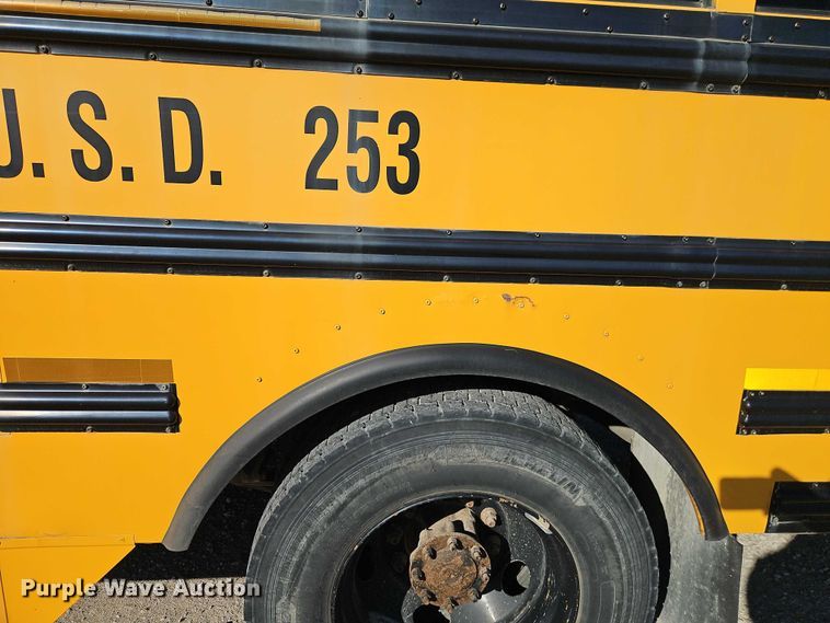 image for item EB8400 2004 Thomas Built school bus