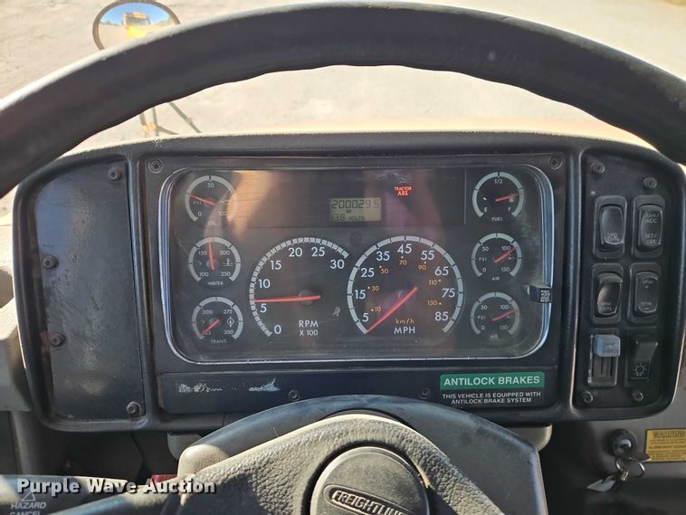 image for item EB8400 2004 Thomas Built school bus