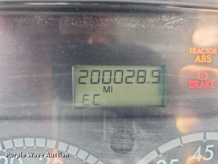 image for item EB8400 2004 Thomas Built school bus