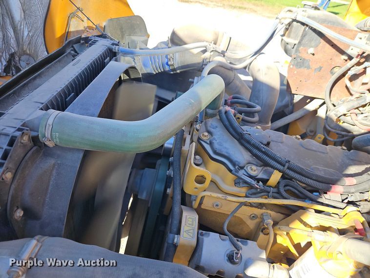 image for item EB8400 2004 Thomas Built school bus