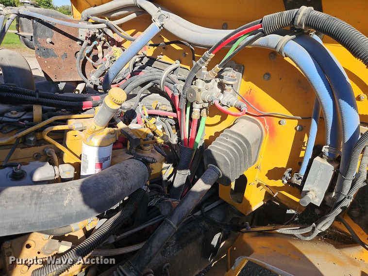 image for item EB8400 2004 Thomas Built school bus