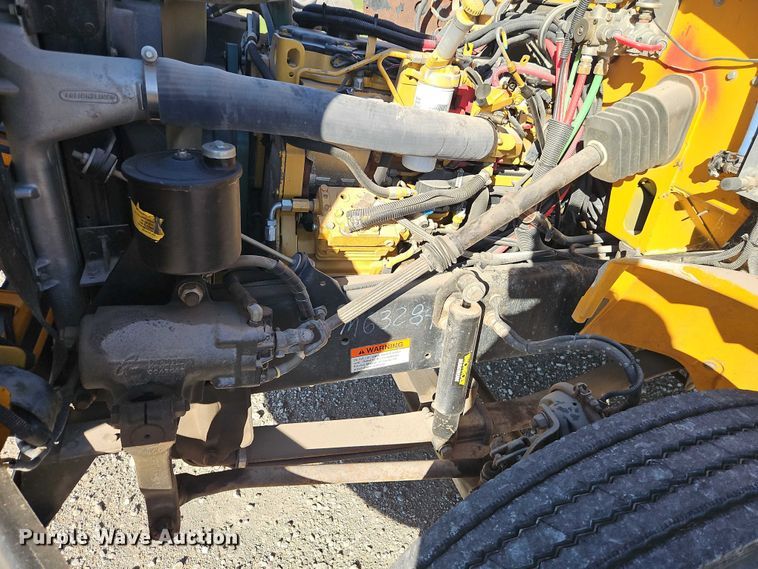 image for item EB8400 2004 Thomas Built school bus