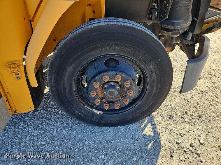 image for item EB8400 2004 Thomas Built school bus