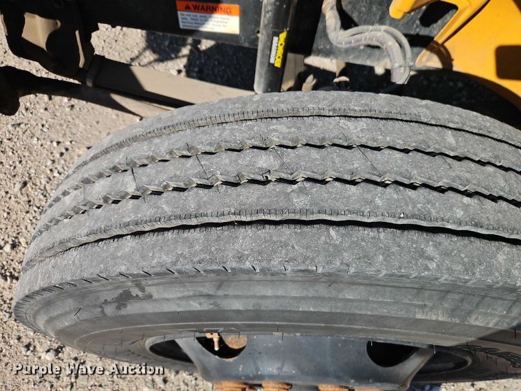 image for item EB8400 2004 Thomas Built school bus