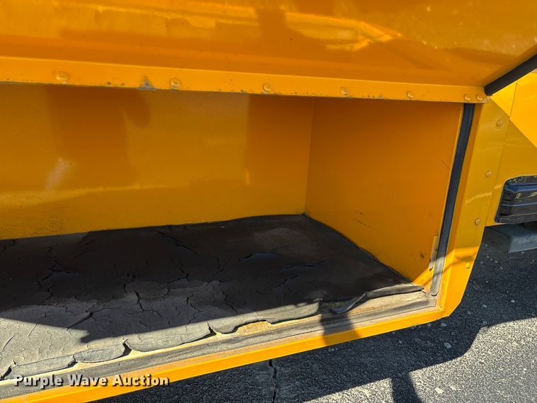 image for item ED2303 2005 International PB105 school bus