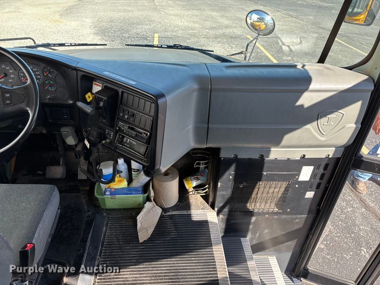image for item ED2303 2005 International PB105 school bus