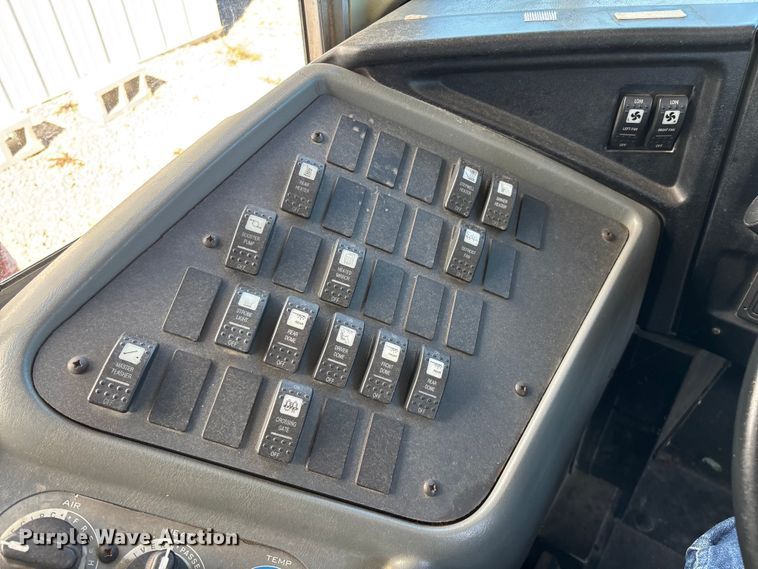 image for item ED2303 2005 International PB105 school bus