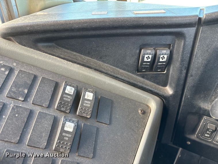 image for item ED2303 2005 International PB105 school bus