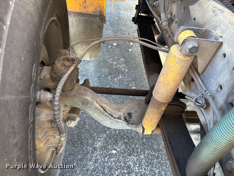 image for item ED2303 2005 International PB105 school bus