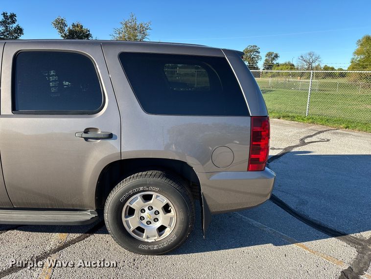 image for item ED2307 2012 Chevrolet Tahoe Police SUV