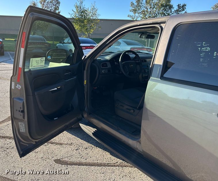 image for item ED2307 2012 Chevrolet Tahoe Police SUV