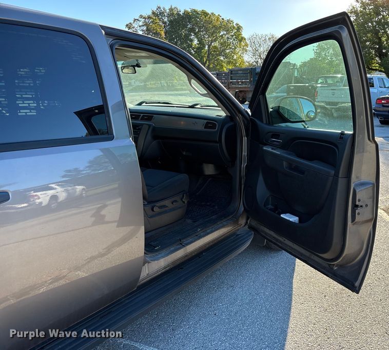 image for item ED2307 2012 Chevrolet Tahoe Police SUV