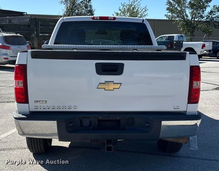 image for item ED2319 2011 Chevrolet Silverado 1500 Ext. Cab pickup truck