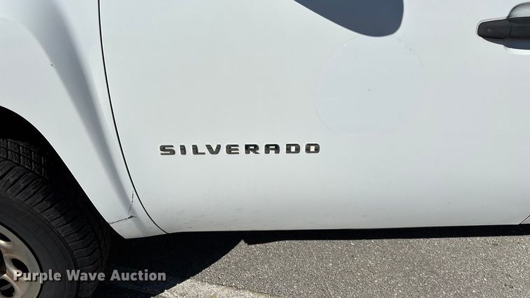 image for item ED2319 2011 Chevrolet Silverado 1500 Ext. Cab pickup truck